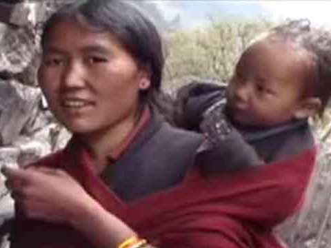 
Mother and child - Manaslu Youtube Video by Ed van der Kooy and Piet Warffemius 
